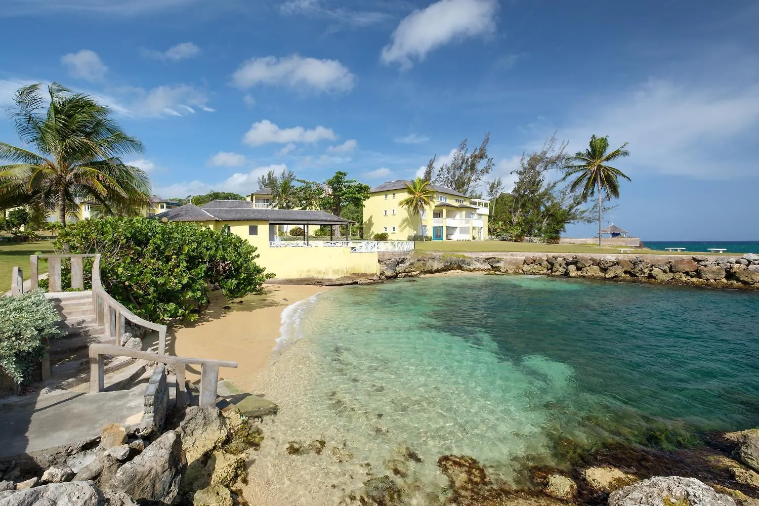 Jamaica Time Driftwood At Sea Palms 3Br 3Ba Condo In Ocho Rios With Pool And Beach Front With Views Only 10 Mins From Ochi Intl Airport Direct Flight From Miami Saint Maryʼs 아파트