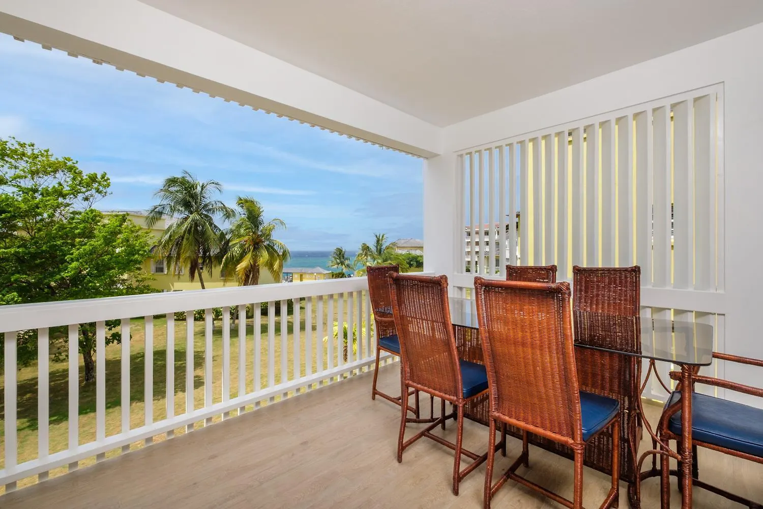 아파트 Jamaica Time Driftwood At Sea Palms 3Br 3Ba Condo In Ocho Rios With Pool And Beach Front With Views Only 10 Mins From Ochi Intl Airport Direct Flight From Miami Saint Maryʼs