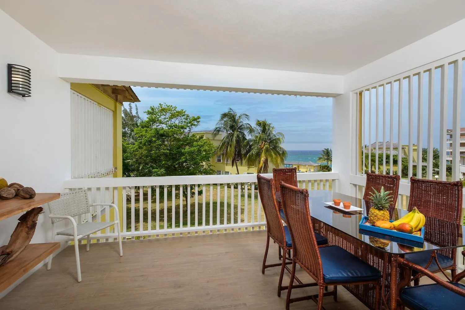Appartamento Jamaica Time Driftwood At Sea Palms 3Br 3Ba Condo In Ocho Rios With Pool And Beach Front With Views Only 10 Mins From Ochi Intl Airport Direct Flight From Miami Saint Maryʼs